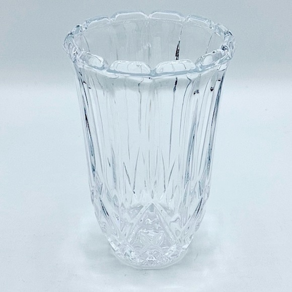 Very Pretty Crystal Vase, Excellent‎ Condition. - Picture 4 of 9